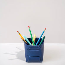 Load image into Gallery viewer, Buy The Smart Black Table Set, Personalised 2023 Diary From XI
